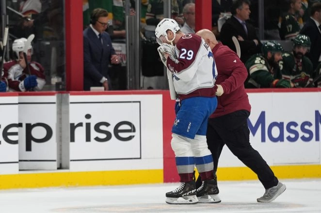 Colorado's MacKinnon Takes Puck to the Face in Game 4
