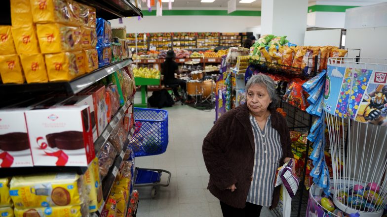 A Latino Grocery Store in Delaware Turns Its Produce Aisle into a Music Stage