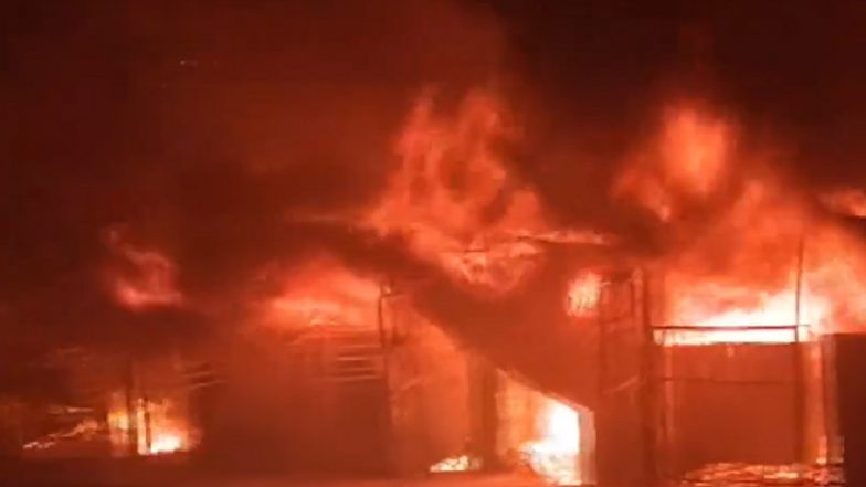 Delhi Fire: Shastri Park Furniture Market Gutted in Massive Blaze, Locals Stone Fire Tenders Claiming Delayed Response (Watch Videos)