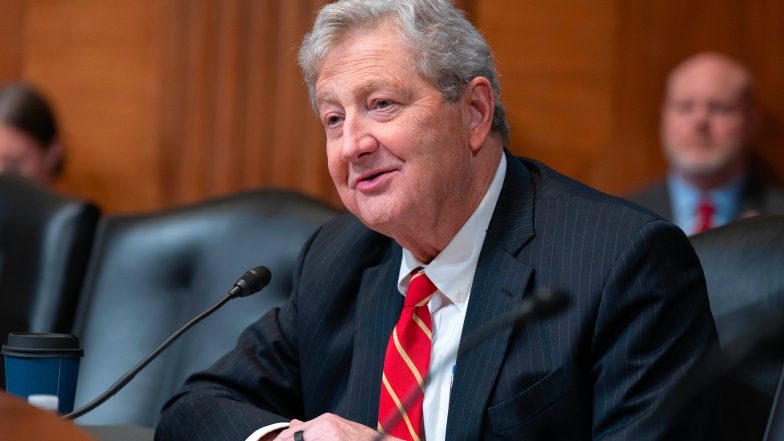 Senators Approve Withholding Their Own Pay During Shutdowns