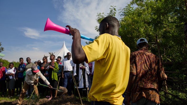 How Professional Mourners Aid the Grieving in Kenya