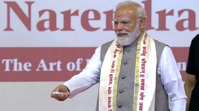 PM Narendra Modi Hails Role of Spirituality, Social Participation at Art of Living Event in Bengaluru
