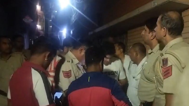 Delhi Double Murder: Mother, Son Stabbed to Death in Govindpuri; Police Probe Robbery Angle (Watch Video)