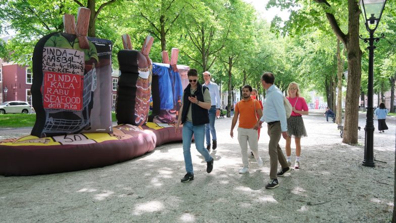 The Hague Hosts Inflatable Art Show in Parks and on Buildings