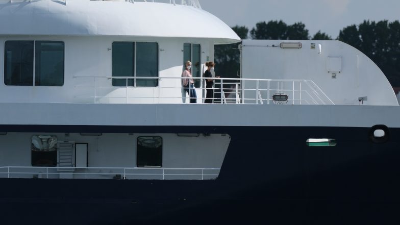 Hantavirus-stricken Cruise Ship Docks in the Netherlands for Disinfection