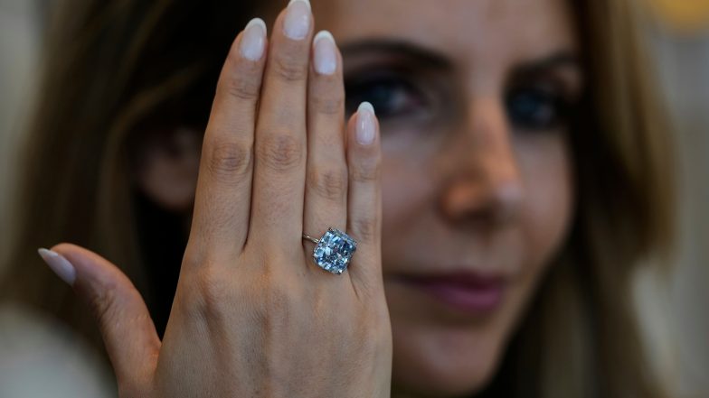 'Ocean Dream' Blue-green Diamond Sells for More Than $17 Million at Christie's Auction