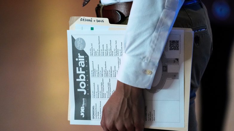 US Jobless Claims Tick Up to 200,000 but Stay Near Historic Lows, Labor Department Says