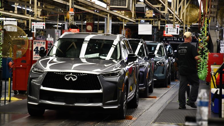 Nissan Reduces Losses and Expects to Return to Profit
