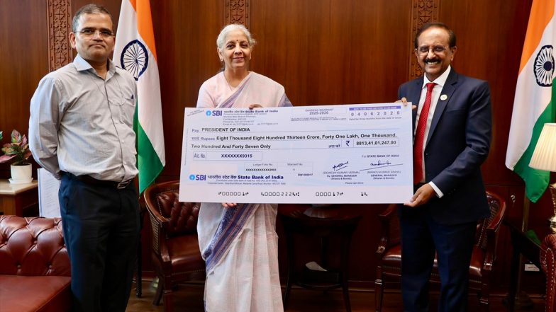 SBI&rsquo;s INR 8,813 Crore Dividend Boosts Government Finances, Nirmala Sitharaman Receives Cheque