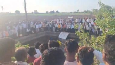 Solapur Road Accident: 14 Pilgrims, Including Children, Killed After Vehicle Plunges Into Roadside Well (Watch Videos)