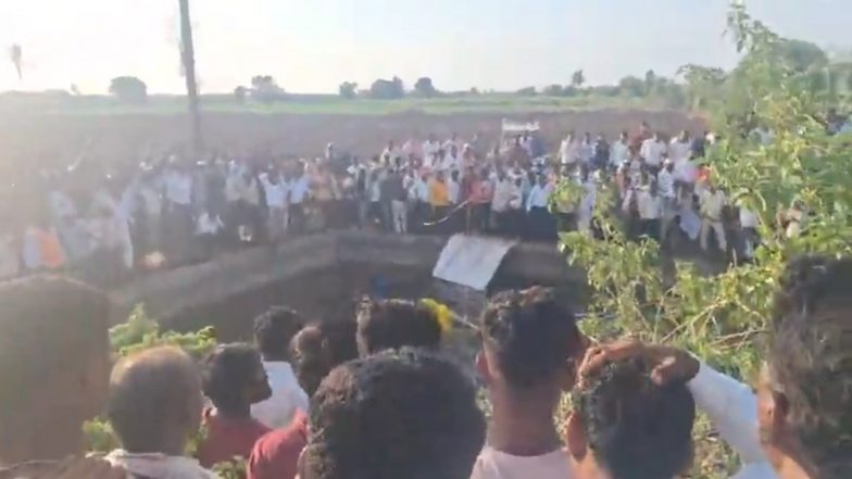 Solapur Road Accident: 14 Pilgrims, Including Children, Killed After Vehicle Plunges Into Roadside Well (Watch Videos)