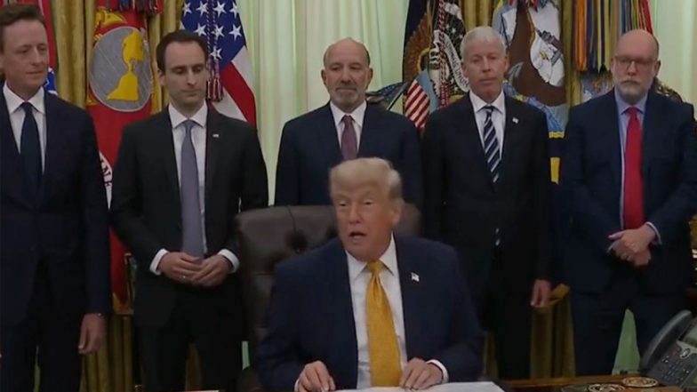 Donald Trump Signs 2 Executive Orders on Quantum Technology; Targets 5-Year Breakthrough (Watch Video)