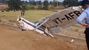 Chetak Aviation Cessna 152 Training Aircraft Crash-Lands in UP&rsquo;s Kasganj, Trainee Pilot Injured (Watch Video)