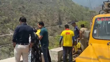 Uttarakhand Road Accident: 3 Killed As Vehicle Falls Into Deep Gorge in Devprayag; Search On for Missing 5 (Watch Video)