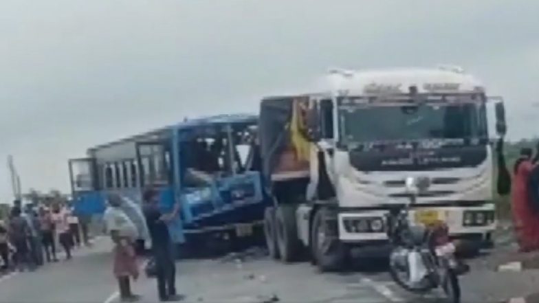 West Bengal Bus Accident: 4 Killed, Dozens Injured as NBSTC Bus Crashes Into Stationary Trailer on NH-27 in Jalpaiguri (Watch Video)