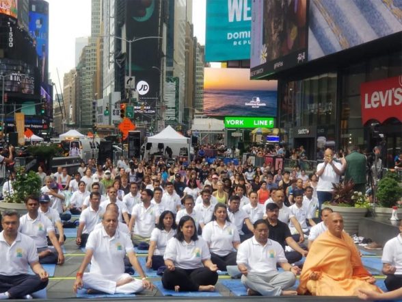 World News | PM Modi's Yoga Guru to Lead New York's Times Square Celebrations on International Day of Yoga