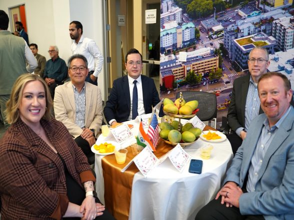 World News | Indian Mangoes Sweeten Seattle Air with 7 Varieties on Display at Tasting Event