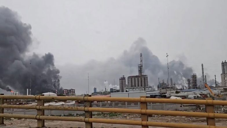 World News | Israeli Army Confirms Airstrikes on Mahshahr Petrochemical Plant in Iran