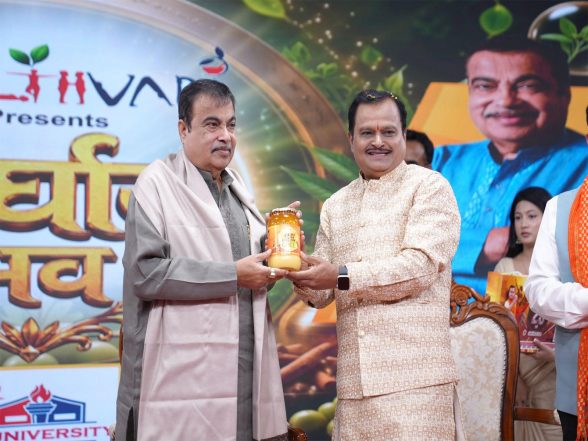 Business News | Union Minister Nitin Gadkari Inaugurates Healthvadi in Noida, Advocates Preventive Healthcare and Wellness Awareness