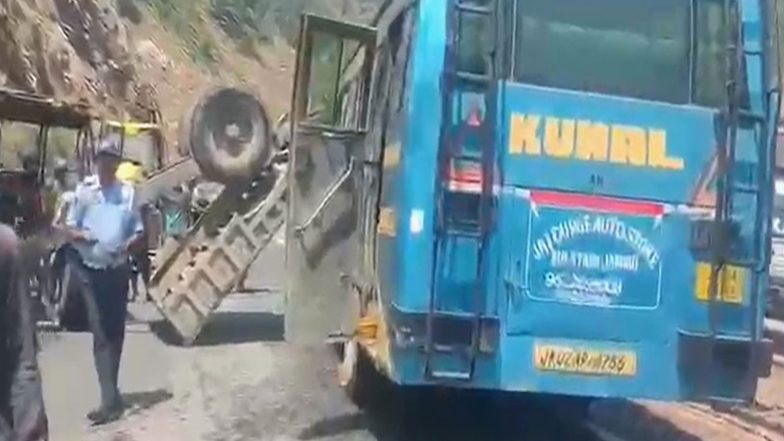India News | J-K: Bus Carrying BSF Personnel Hits Two Vehicles in Ramban, Four Personnel Injured