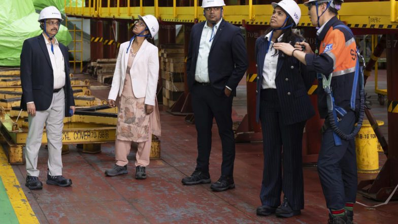 Business News | Tamil Nadu Minister Keerthana Holds Talks with Hyundai on Her Visit to South Korea, Expresses Commitment to Thoothukudi Shipyard
