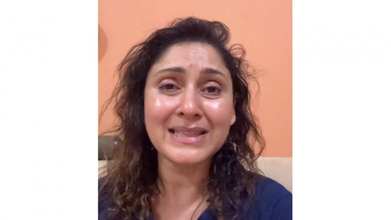 Entertainment News | 'Jaane Tu... Ya Jaane Na' Actress Manjari Fadnnis Breaks in Emotional Video, Alleges Brutal Killing of Society Dog