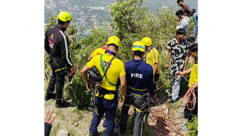 India News | 4 Killed as Car Plunges into Deep Gorge in Mussoorie; Rescue Teams Battle Steep Slopes to Retrieve Victims