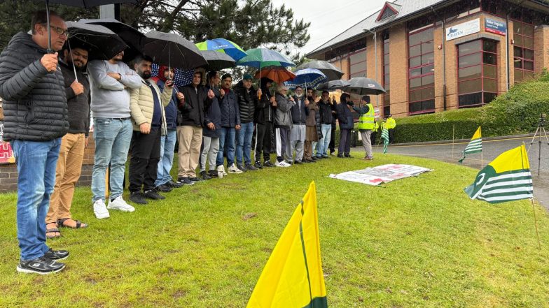 World News | PoJK Activists Protest Outside Pakistani Consulate in UK, Demand Justice