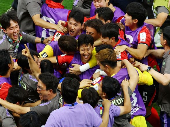 Sports News | FIFA World Cup: Hwang In-Beom Inspires South Korea's Comeback Win over Czech Republic