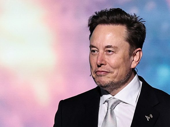 World News | SpaceX Founder Elon Musk Becomes World's First Trillionaire as Company Makes Record-breaking $2 Trillion Market Debut