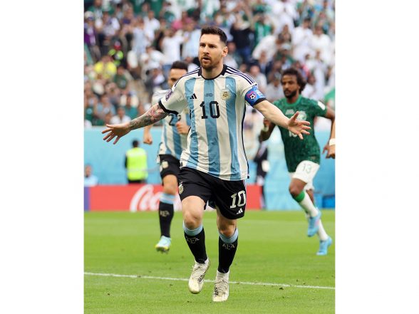 Sports News | Messi Participates in Intense Training Session Ahead of Argentina's FIFA WC Opener