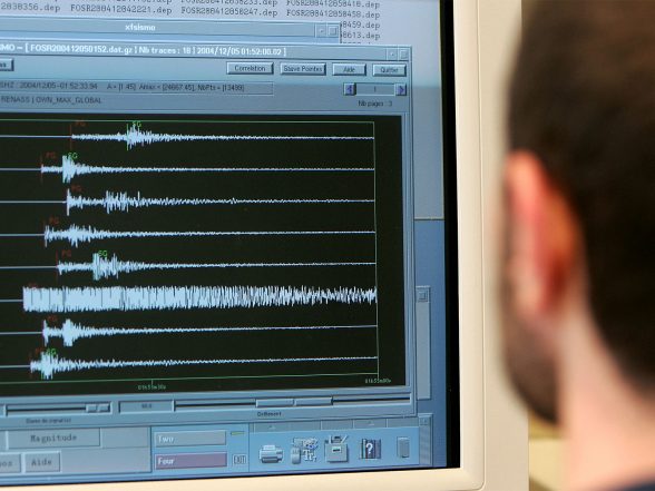 World News | Mild Earthquake of Magnitude 3.8 Strikes Myanmar