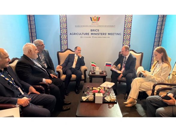 World News | Iran, Russia Discuss Ways to Boost Agricultural Cooperation at BRICS Meet in Indore