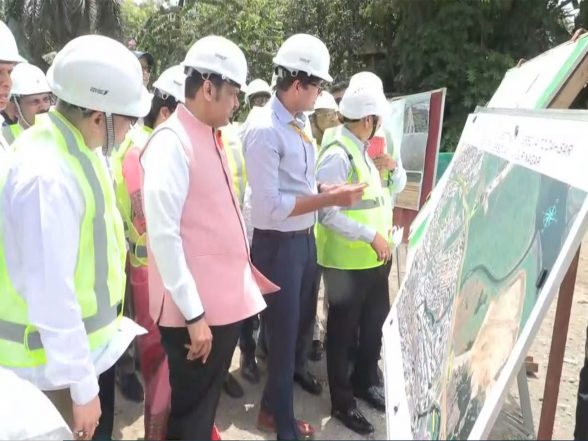 India News | Maharashtra CM Devendra Fadnavis Inspects Ongoing Construction of Mumbai Coastal Road Project