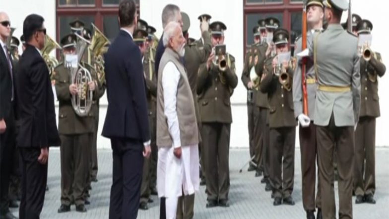 World News | PM Modi Receives Ceremonial Welcome in Bratislava, Meets with Slovakian PM Fico