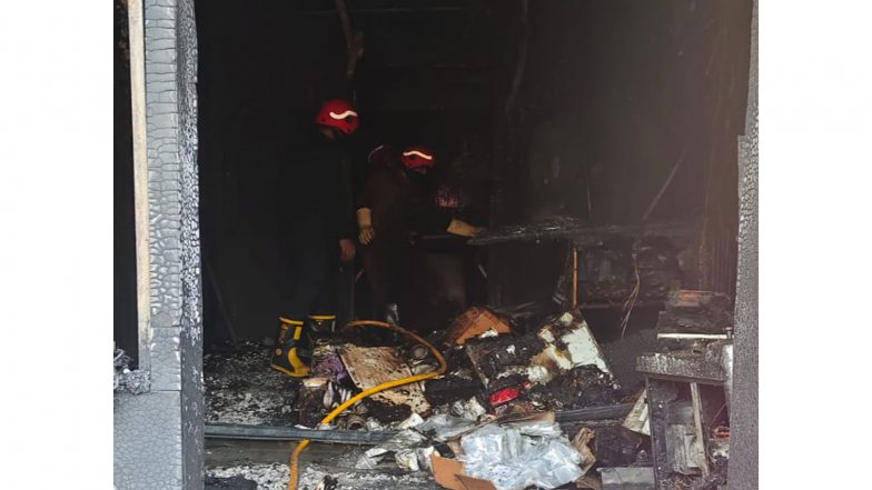 India News | Fire Breaks out at Restaurant Near Delhi South Campus; No Casualties
