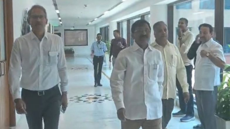 India News | UBT Sena MPs Meet Lok Sabha Speaker, Submit Letter Urging Him to Act Within Law Amidst Reports of Split in Party