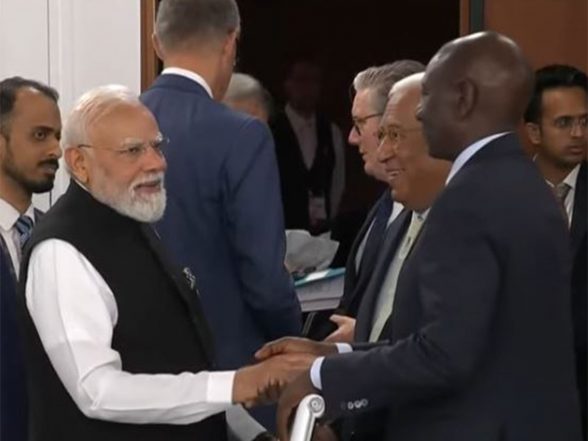 World News | PM Modi Interacts with World Leaders During G7 Summit