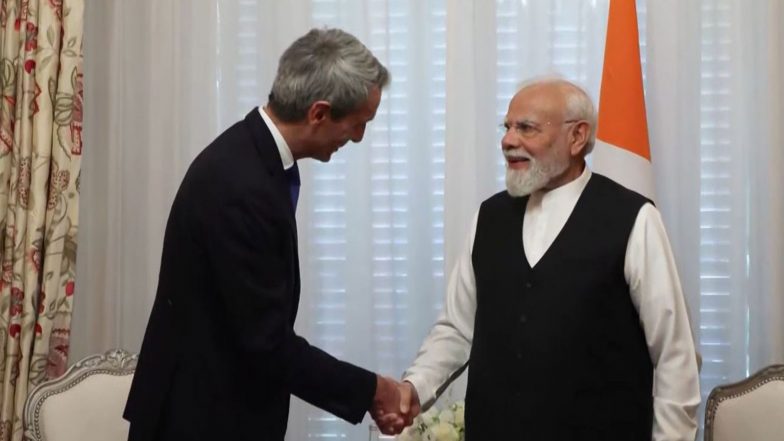 World News | PM Modi Meets Saint-Gobain CEO Benoit Bazin in Paris