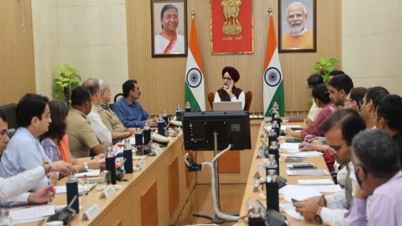India News | Delhi LG Reviews Implementation of Reservation Benefits for Ex-Agniveers in Govt Jobs