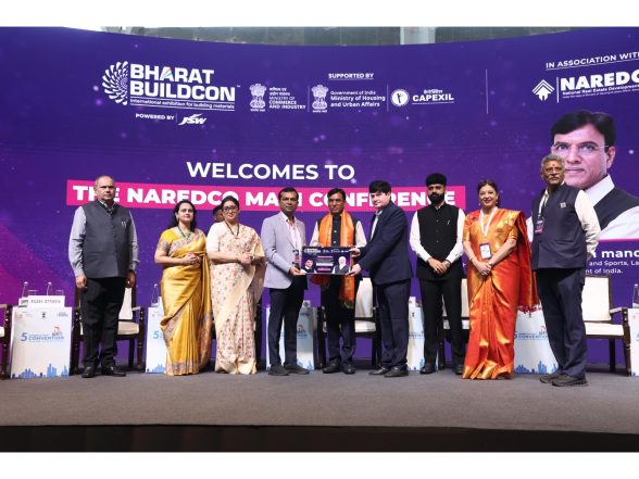 Business News | Union Minister Mansukh Mandaviya Visits Bharat Buildcon 2026; Says First Two Days Have Surpassed Footfall of Entire Previous Edition