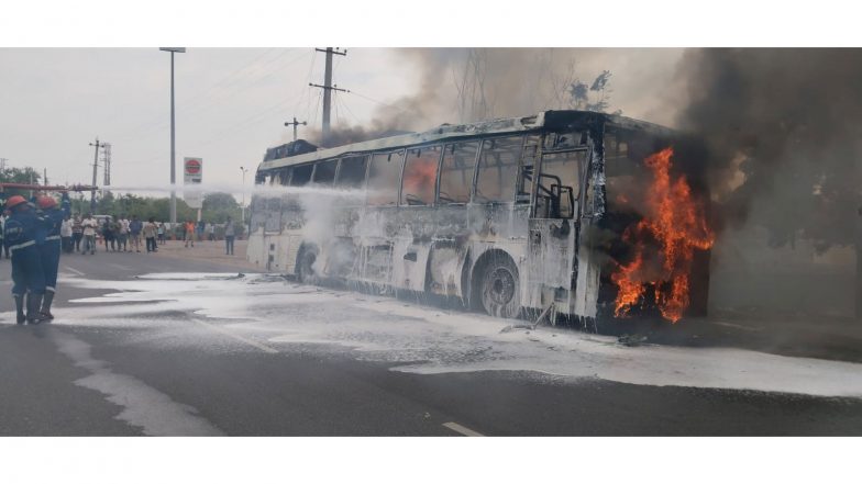India News | TGSRTC Electric Bus Catches Fire on Karimnagar-Hyderabad Route; All 39 Passengers Safe