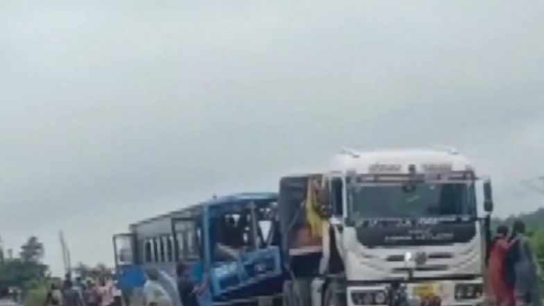 India News | West Bengal: Four Killed, 29 Injured in Bus-lorry Collision in Jalpaiguri