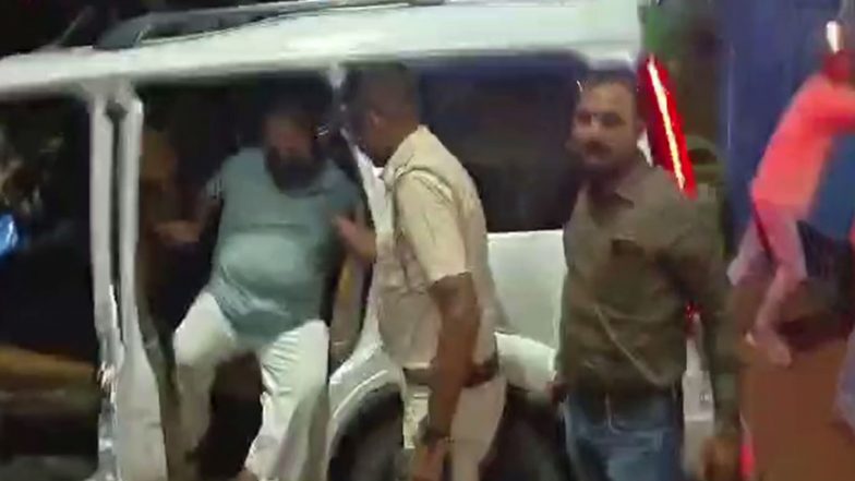 India News | Former TMC MLA Ramendu Singharay Brought on Transit Remand to Hooghly, Greeted with Protests and Egg-hurling