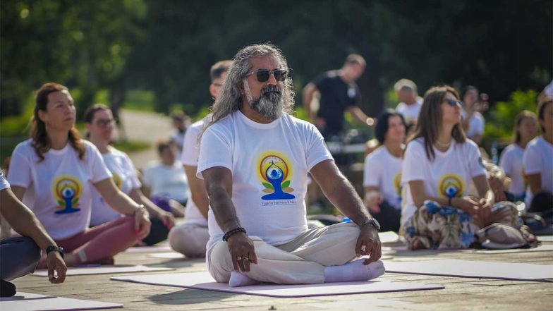 Business News | Mohanji Joins the International Day of Yoga Celebration in Belgrade, Serbia