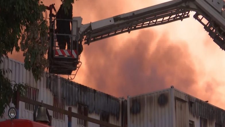 India News | Delhi: Fire Breaks out in Slums Near Udyog Bhawan, Brought Under Control; 20 Tenders Deployed