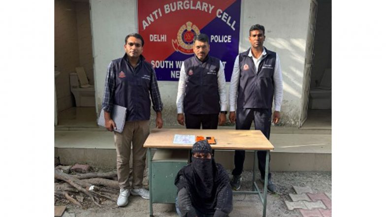 India News | Delhi Police Bust Interstate Cyber Gang Using Fake Gas Alerts, APK; 4 Held