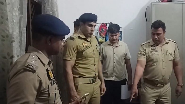Firozabad Shocker: Retired Police Officer Allegedly Shoots Ailing Wife, Dies by Suicide in Uttar Pradesh (Watch Video)
