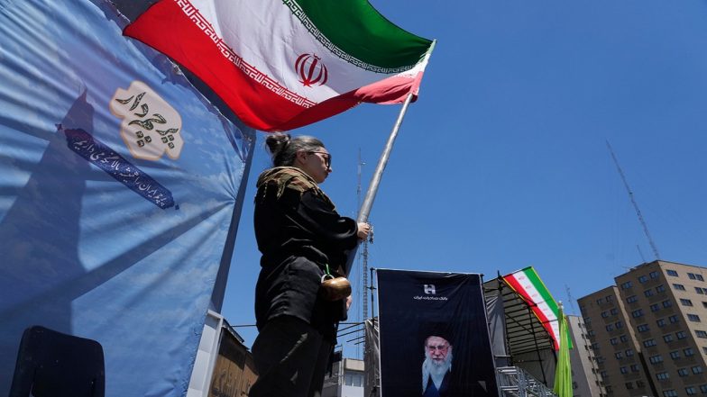 Iran Closes Strait of Hormuz Again, Cites Israeli Attacks in Lebanon and Ceasefire Violations