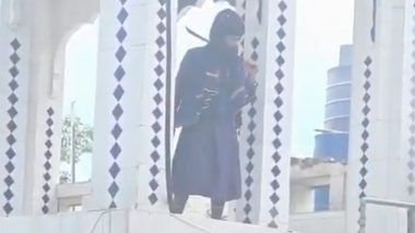 Uttarakhand Gurdwara Standoff: Armed Nihangs Take Sikh Devotee Hostage, Demand Release of Arrested Sect Members (Watch Videos)